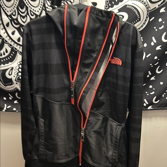 The North Face Black and Red Women's Hoodie - Picture 9 of 10